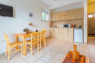 Апартаменты Blue Mediterranean Apartments Свети-Стефан Апартаменты с 2 спальнями и видом на море-3